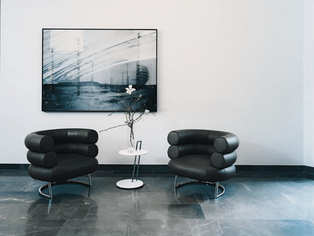 Minimalist Chairs for Small Spaces