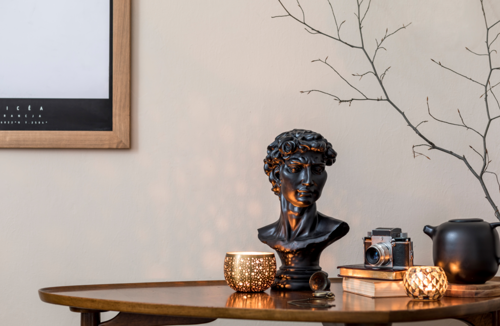 to decorate a coffee table with personal things