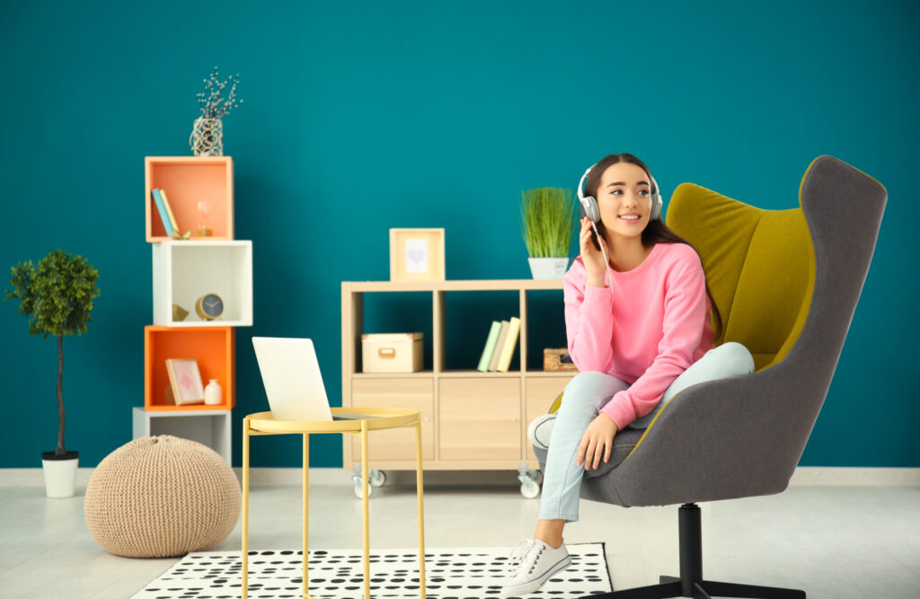 smiling girl inspired from cute office chairs