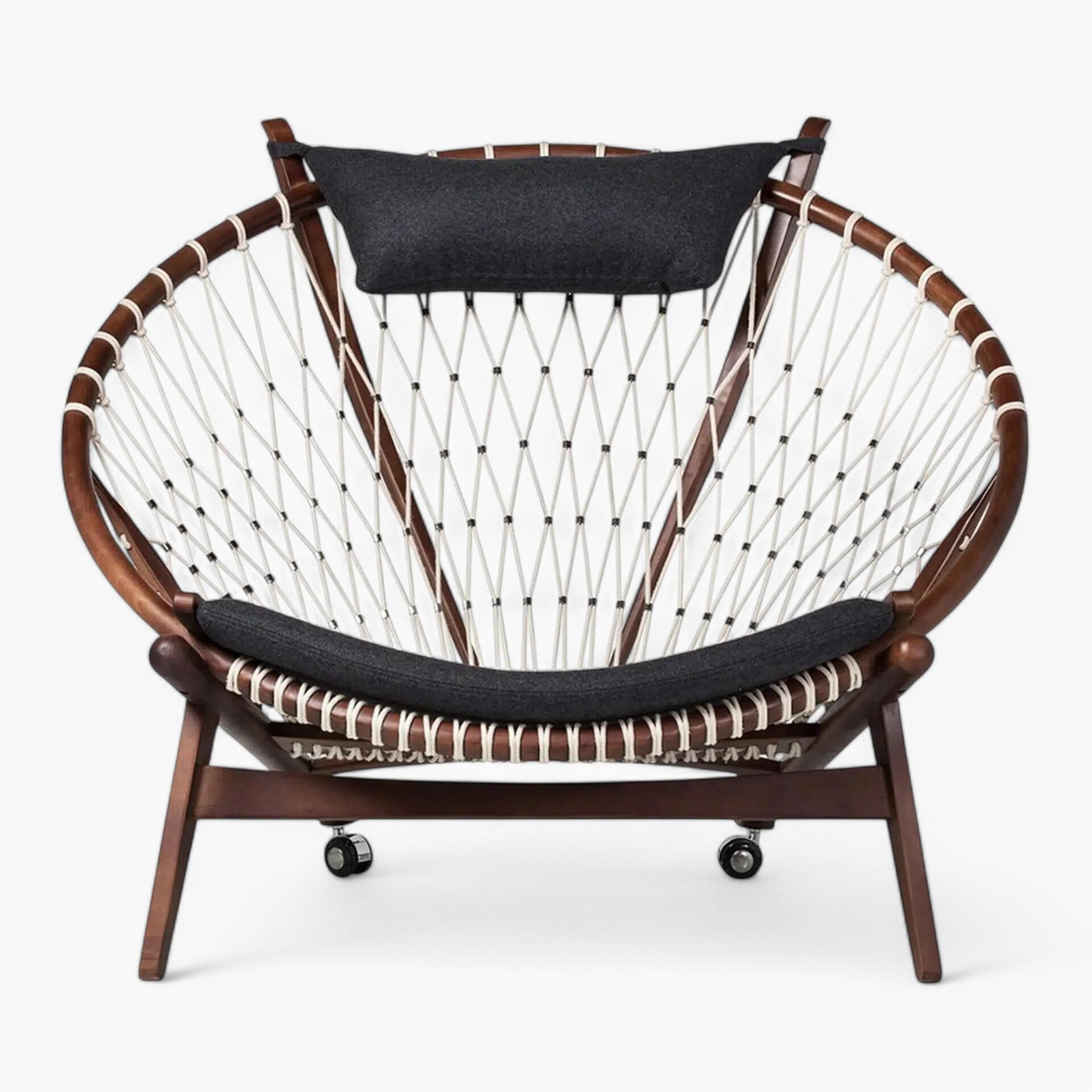 PP130 Circle Chair Dark Grey Walnut