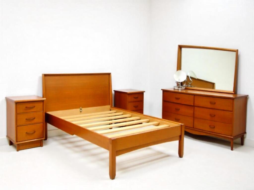 mid century modern bedroom set - platform bed with wood legs